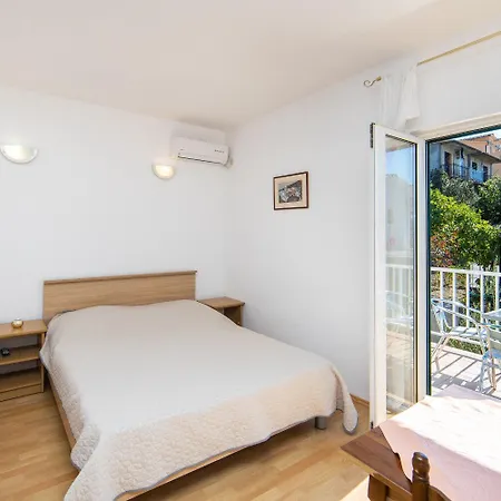 Lägenhet Gloria Gradac (Split-Dalmatia)